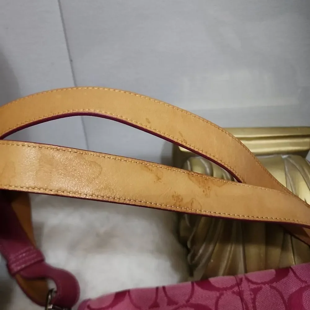 Coach Signature Messenger Crossbody - Shoulder Bag in a vibrant pink Y2K Era